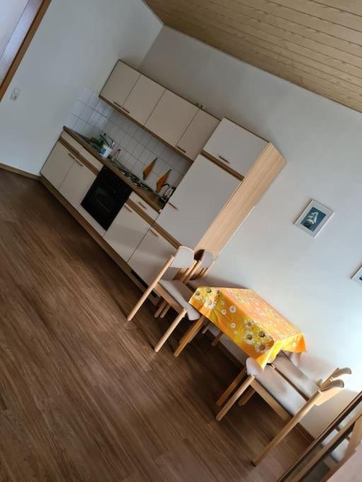 Gemuetliche Ferienwohnung Am Waldrand Elgersburg Eksteriør billede